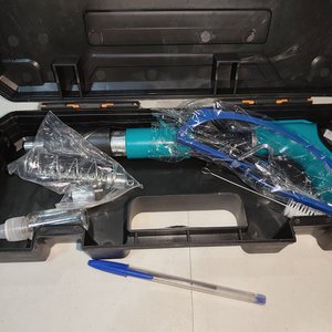 Remachadora/Clavadora para Fulminantes con Accesorios en Caja - imagen 5