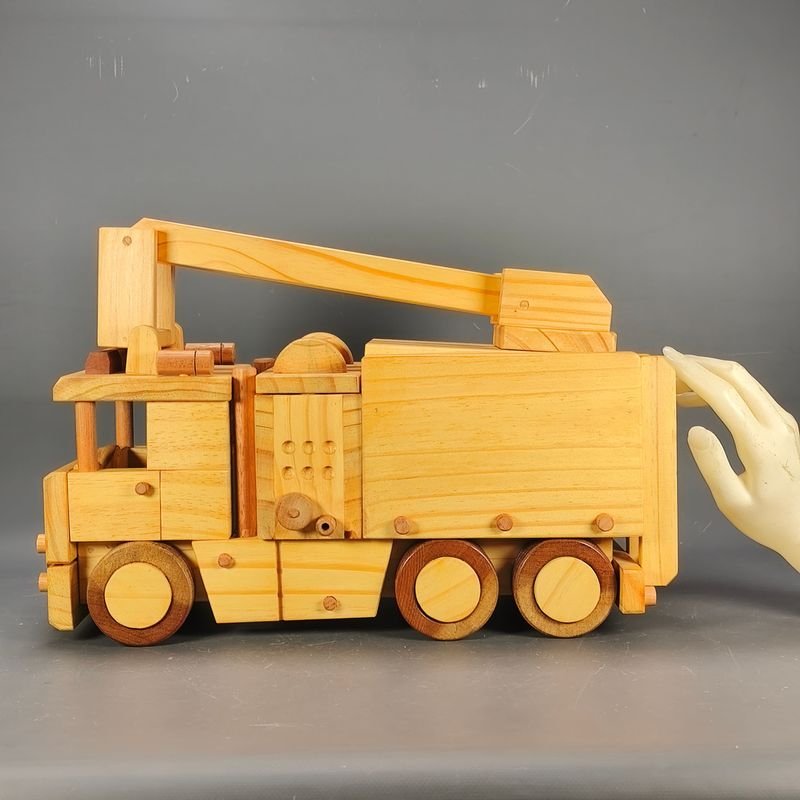 Camión de madera Montessori YKE ind. Uruguaya - imagen 3