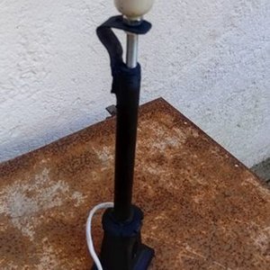 Lámpara Portátil Negra con Soporte para Chapista, Instalación Nueva - imagen 3