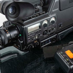 Filmadora Sony Video Hi8 con Cargador y Control Remoto - imagen 2