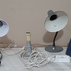 Lote de Lámparas de Mesa: 2 con Base de Madera y Pantalla, 2 de Chapa y 1 Pie de Aluminio - imagen 2