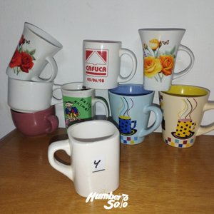 Lote siguiente: Lote de Tazas de Cerámica con Diseños Variados