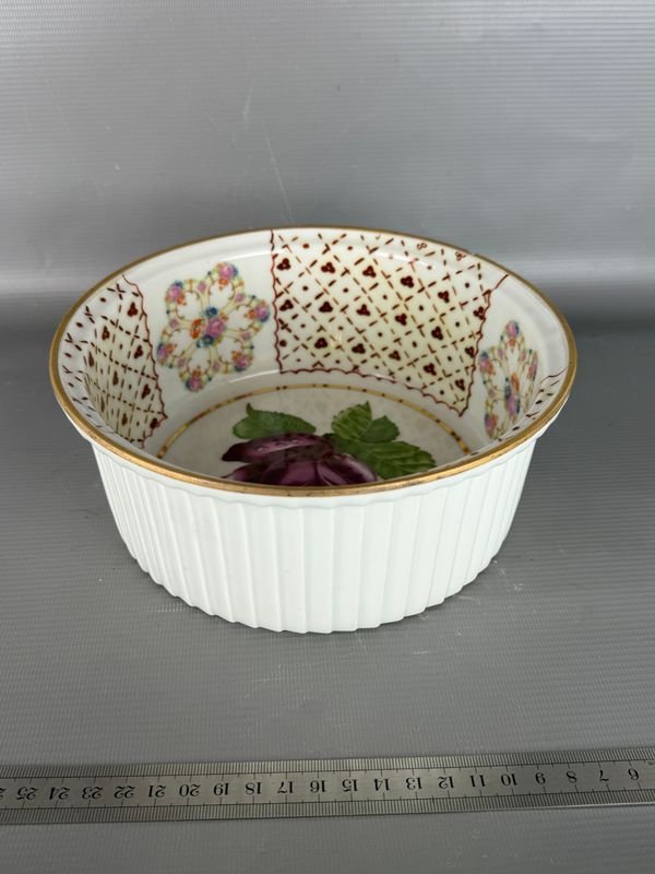 Fuente Antigua de Porcelana Francesa Aluminite Limoges con Rosa y Detalle Calado