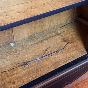 Chiffonier Francés Estilo Napoleón III Madera Laqueada Negra con Aplicaciones - imagen 9