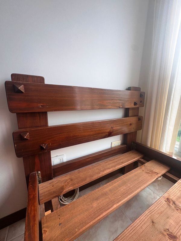 Camas de 1 plaza con respaldo de madera - imagen 3