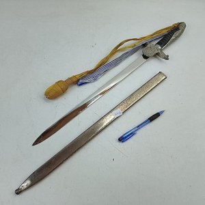 Antigua Daga Policía Nacional con Mango y Gavilán Decorados, Tahalí Dorado y Vaina - imagen 4