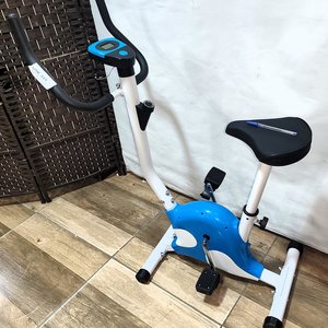 Bicicleta Fija con Computadora Integrada - Blanca y Celeste - imagen 3