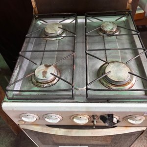 Cocina a Gas Blanca con Horno - imagen 4