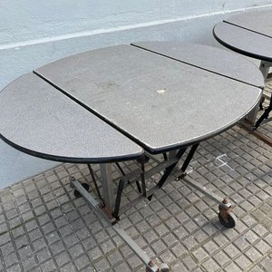Par de Mesas Plegables con Alas y Ruedas - imagen 7