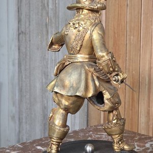 Figura de Mosquetero en Bronce con Base de Madera - 33cm - imagen 6