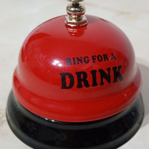 Lote anterior: Timbre de Mesa Rojo "Ring for a Drink"