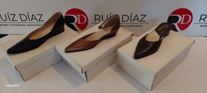 Lote siguiente: Zapatos de tacón alto en cuero