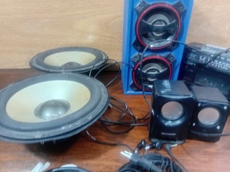 Radio Grabador Sony, Parlantes y Conexiones Varios