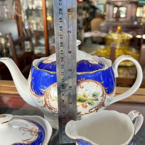 Juego de Té Porcelana Grace Tea Ware: Tetera, Azucarera y Lechera con Aves y Detalles Dorados - imagen 9