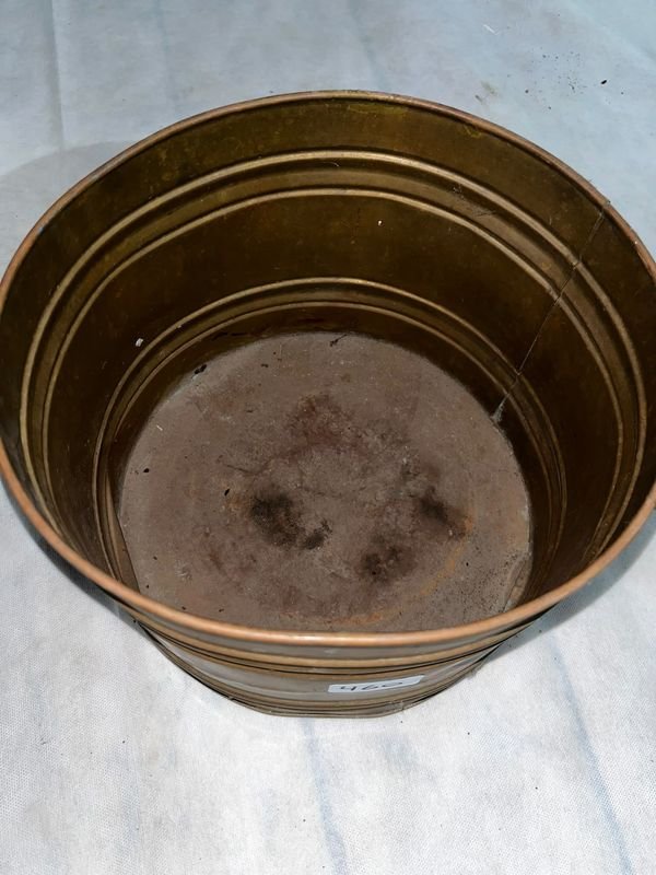Recipiente de Cobre con Detalles