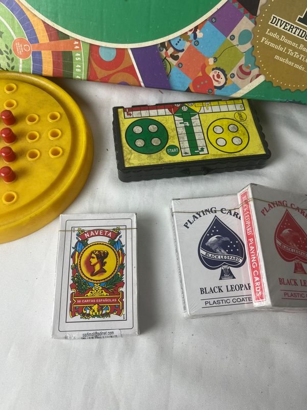 Juegos de mesa y cartas en buen estado - imagen 5