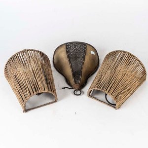 Lote siguiente: Lote de 3 Apliques de Pared: 2 de Hierro y Cuerda, 1 de Lonja