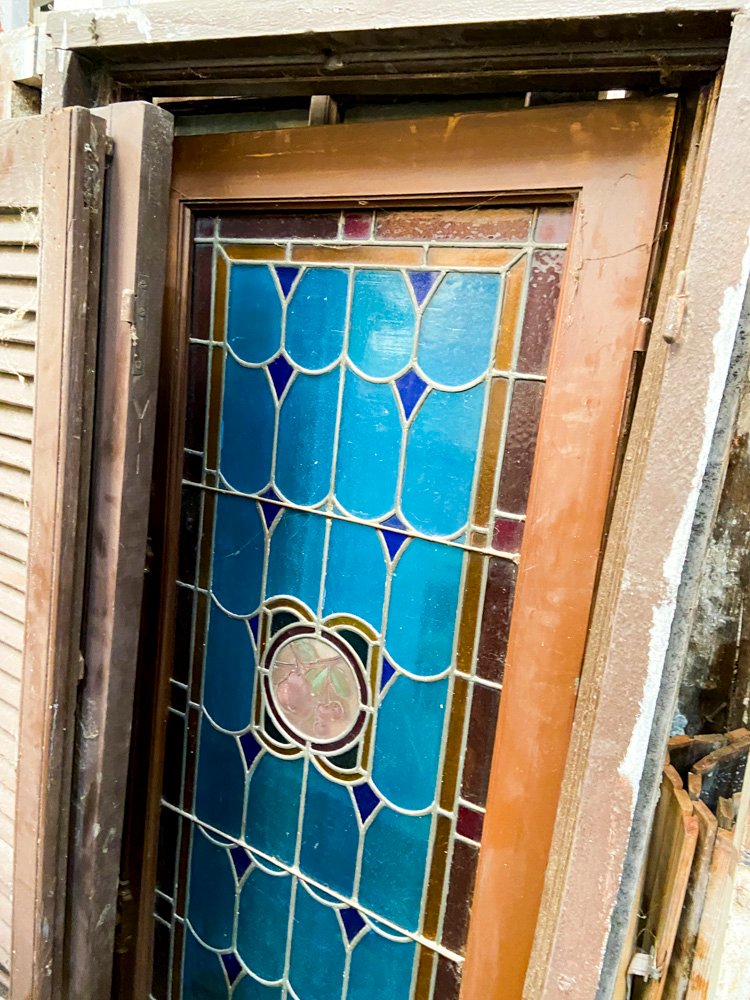 Ventana de dos hojas con postigo y detalle - imagen 2