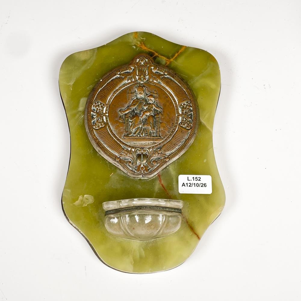 Pila de Agua Bendita Religiosa de Ónix y Metal con Detalle de Virgen y Niño