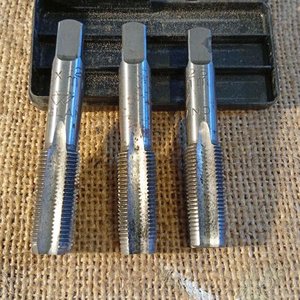 Juego de 3 Machos de Roscado Sellado England - imagen 2