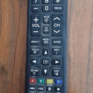 Televisor Samsung 32" Pantalla Plana con Soporte Articulado y Control Remoto - imagen 6