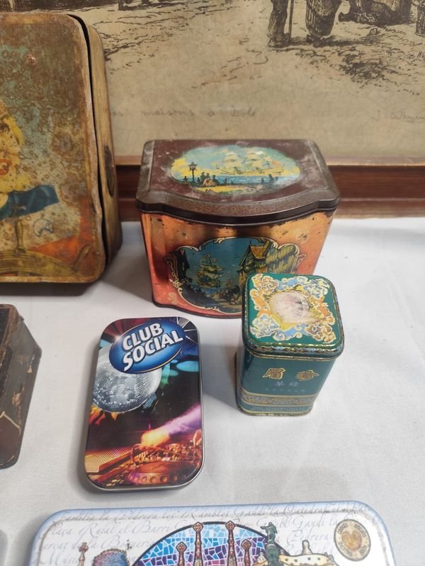 Colección de latas antiguas de metal y plástico - imagen 3