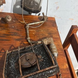Lote anterior: Taladro antiguo con farol y accesorio