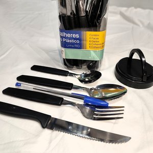 Juego de 24 Cubiertos Acero Inoxidable con Mango Plástico y Cuchillos para Carne - imagen 3