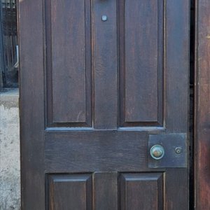 Zaguan de madera dura con herrajes - imagen 5