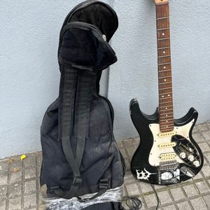 Guitarra Eléctrica Behringer "El Toro" para Repuesto - imagen 5