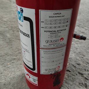 Extintor Portátil Rojo Grauser con Manguera y Manómetro - imagen 3