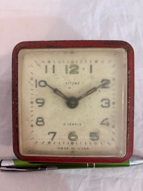 Reloj despertador soviético - imagen 4