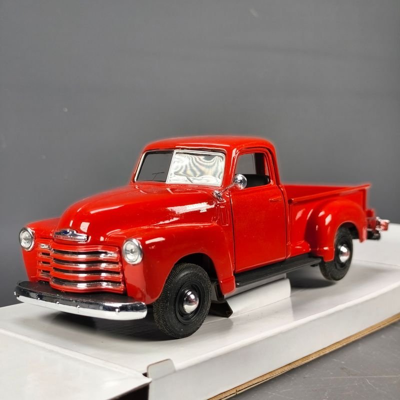Maqueta de camioneta Chevrolet 1950 en escala 1/24 - imagen 3