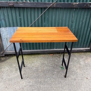 Lote siguiente: Desayunador Plegable de Hierro y Madera