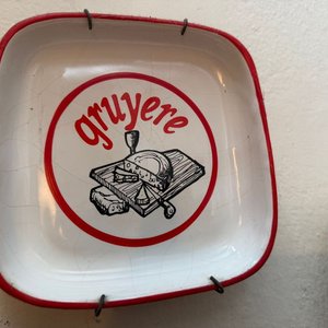 Set de 2 Platos Cuadrados Decorativos de Cerámica con Diseños de Queso - imagen 2