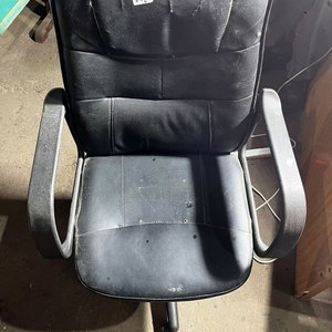 Silla de Escritorio Negra con Ruedas - imagen 2