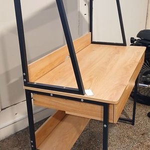 Escritorio Metálico con Estantes de Madera y Cajones - imagen 2