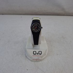 Lote siguiente: Reloj Pulsera Q&Q Quartz Negro con Números Luminosos y Resistencia al Agua 10 Bar