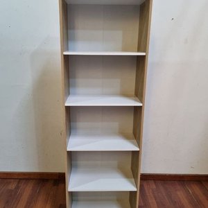 Lote siguiente: Estantería Organizadora Moderna de Madera Clara y Blanca