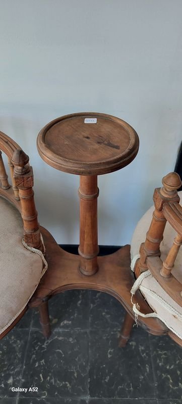 Lote siguiente: Sillon de Sala Antiguo y Muy Lindo