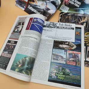 Lote de 4 Revistas de Pesca y Actividades al Aire Libre: Fish Alaska y Спортивный Турист - imagen 11