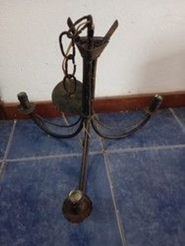 Lote siguiente: Colgante de Hierro para 3 Luces - Accesorio de Iluminación