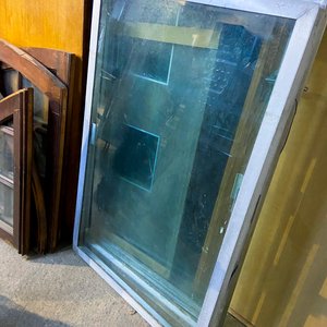 Seis Hojas de Ventana de Aluminio y Vidrio (135 x 87 cm) - imagen 2