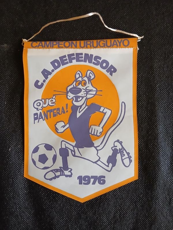 Banderín C.A. Defensor Campeón Uruguayo 1976 "¡Qué Pantera!"