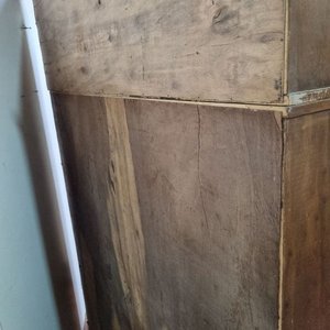 Amplio Roperro de Madera con Mueble Aéreo Superior - imagen 4