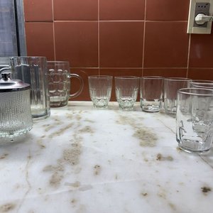 Jarras y Vasos de Vidrio con Relieve - imagen 1