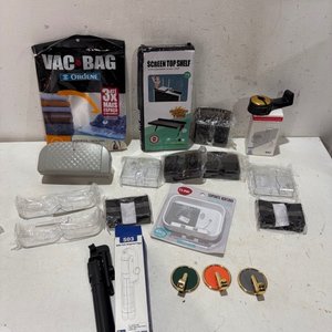Lote siguiente: Lote de Perchas y Varios Accesorios para el Hogar
