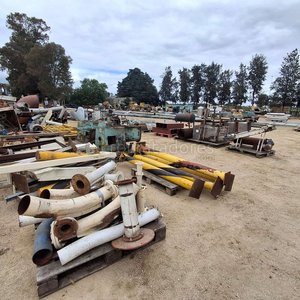Lote siguiente: Lote de Maquinaria Industrial y Tuberías