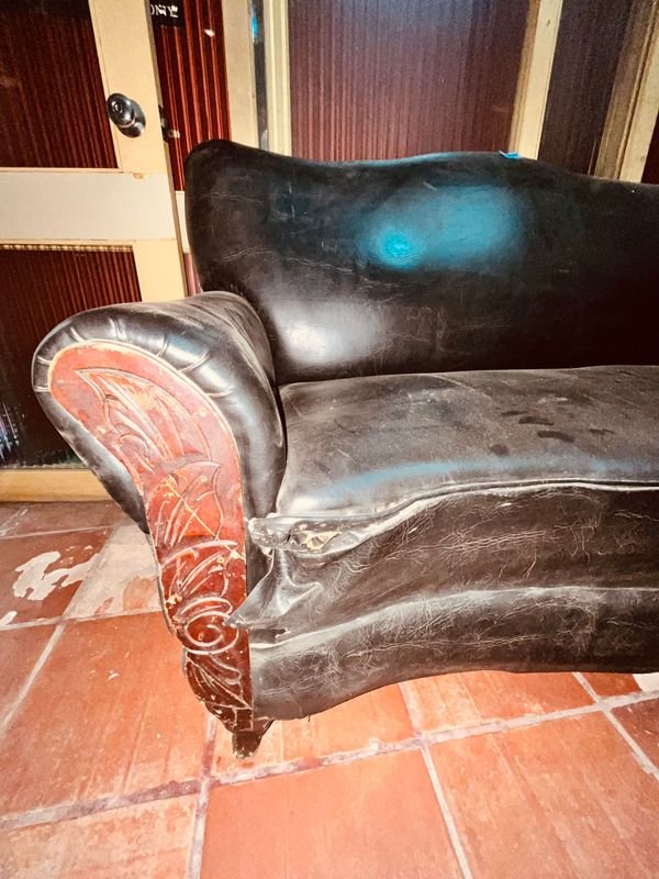 Sillon Frances Tapizado Negro - Muebles Usados - imagen 2