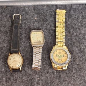 Lote de Tres Relojes Varios: Milus, Casio y Rolex - imagen 1